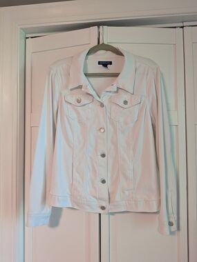 Bandolino White Women’s Denim Stretch Jacket with Button Front